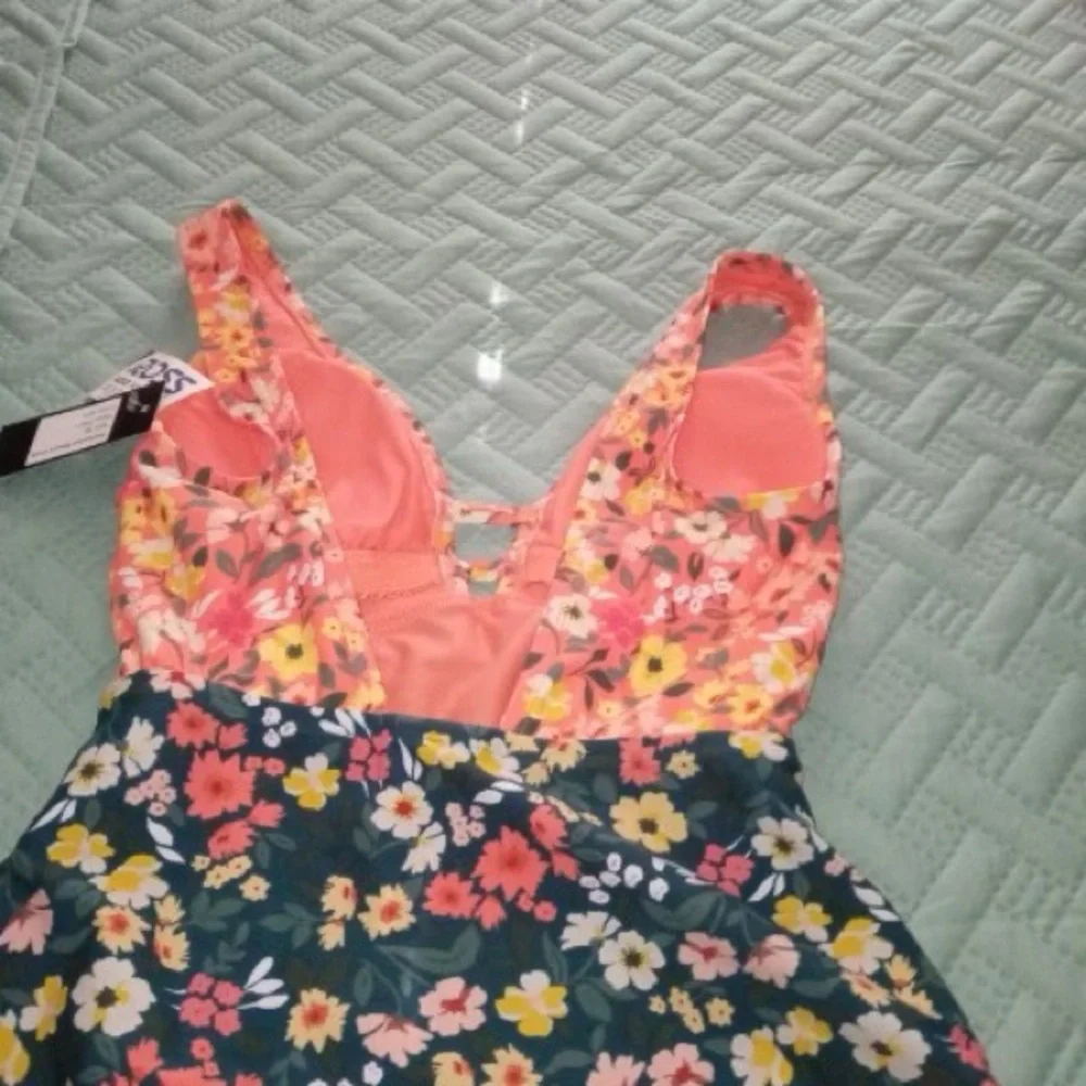 Floral one piece swimsuit - Picture 2 of 2